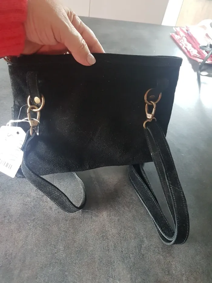 Vend sac neuf en peau - photo numéro 11