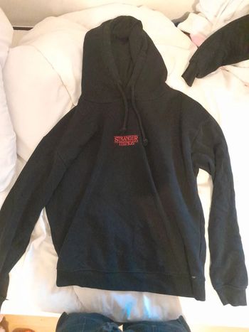 Pull à capuche stranger things