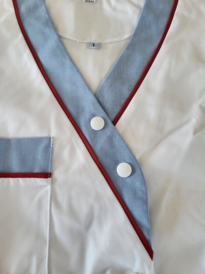 Lot de 2 blouses médicale pour infirmière aide soignant en S neuve 🏷 - photo numéro 4