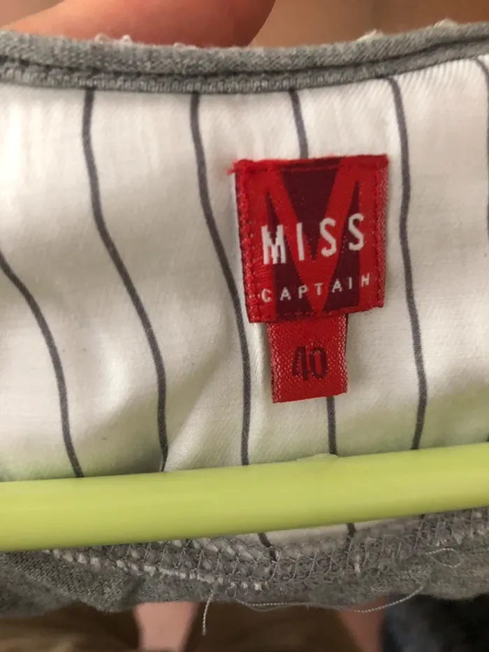 Débardeur Miss Captain en taille 40 - photo numéro 4