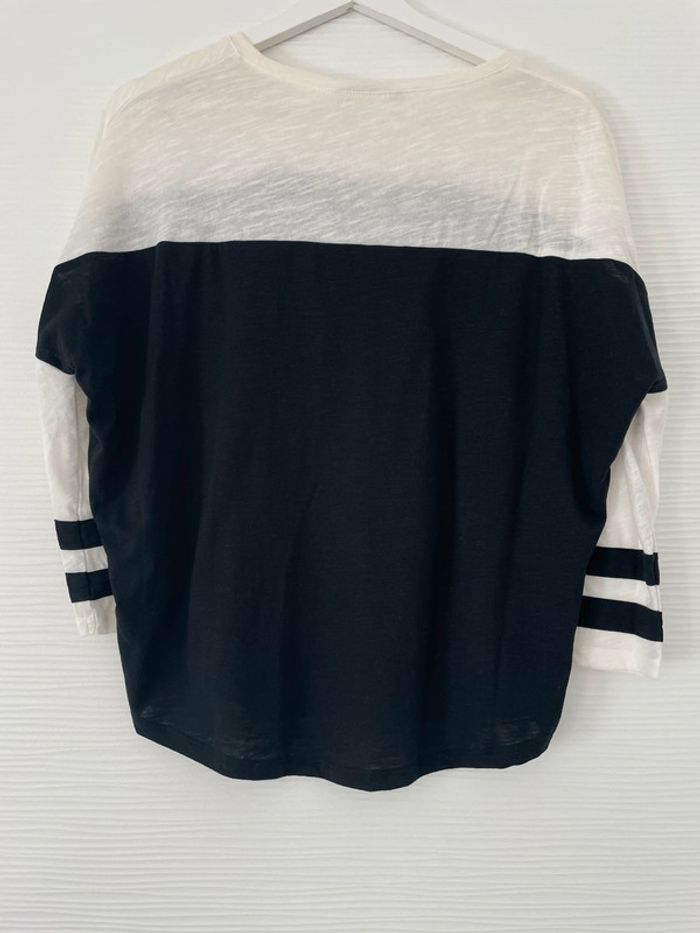 Haut t-shirt noir blanc bicolore uni basique simple logo col rond manches trois quarts - photo numéro 3