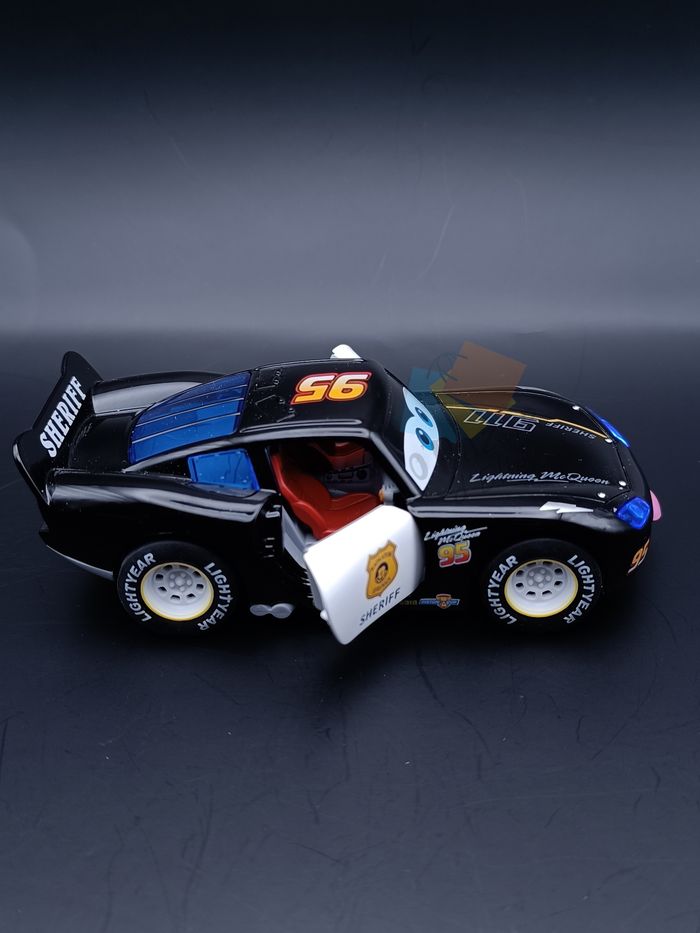 Voiture Cars Flash McQueen - photo numéro 4