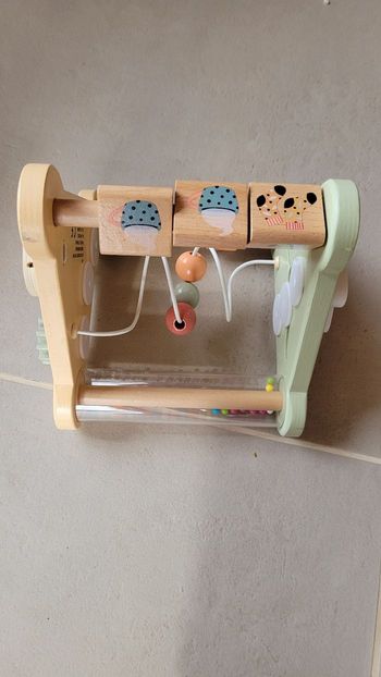 Jeux d'éveil en bois 