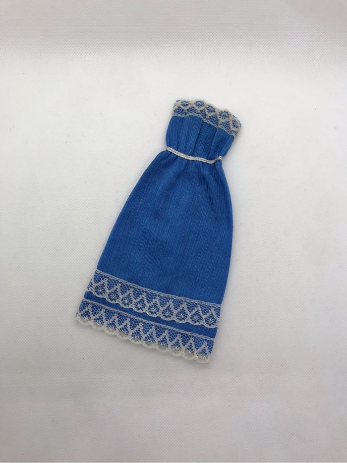 Robe longue bustier Barbie vintage 1982 fashion fun romantic nights 5712 bleu dentelle argentée