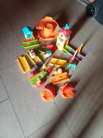 Lot tut tut bolides educatif