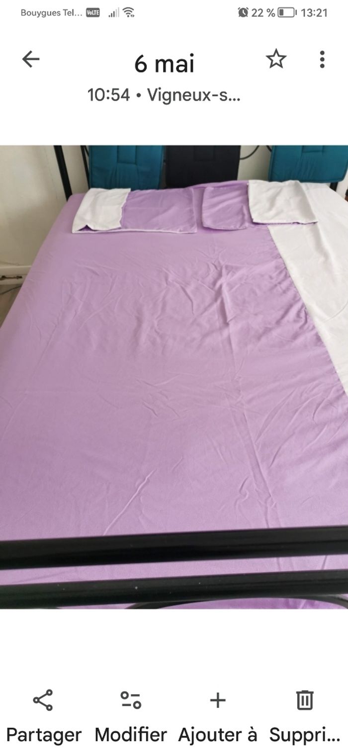 Housse de couette 200 x220 et 2 taies d oreiller 50x75 couleur lilas et blan