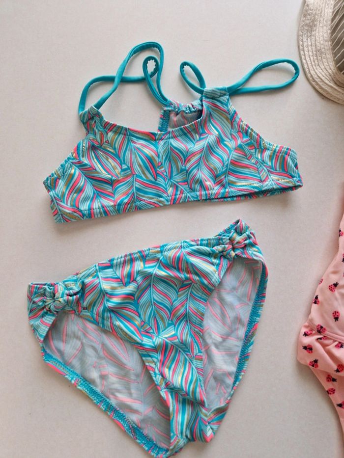 Lot 2 maillots de bain 1 chapeau été 4 ans - photo numéro 2