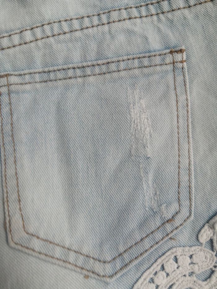 Short en jean à dentelle + effet usé T. 34 - photo numéro 7