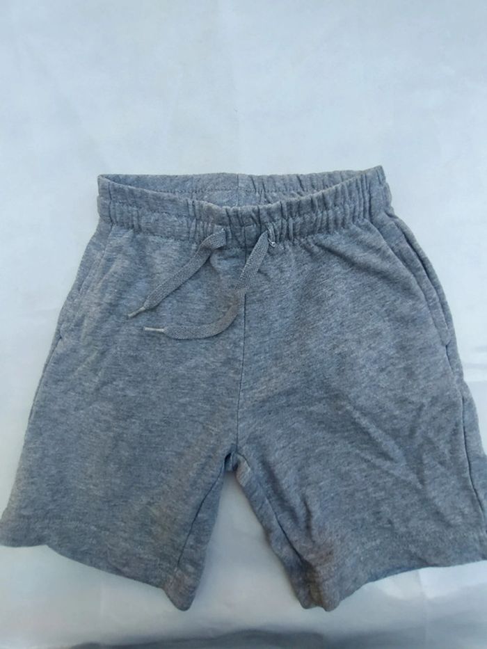 Short Kiabi 6 ans