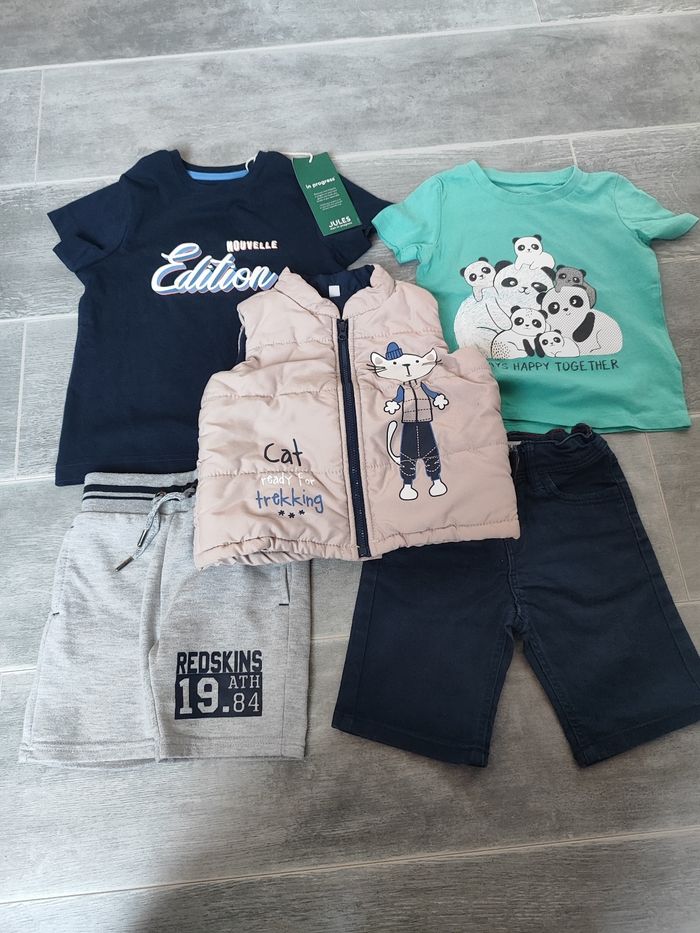 Lot de vêtements en 2 ans
