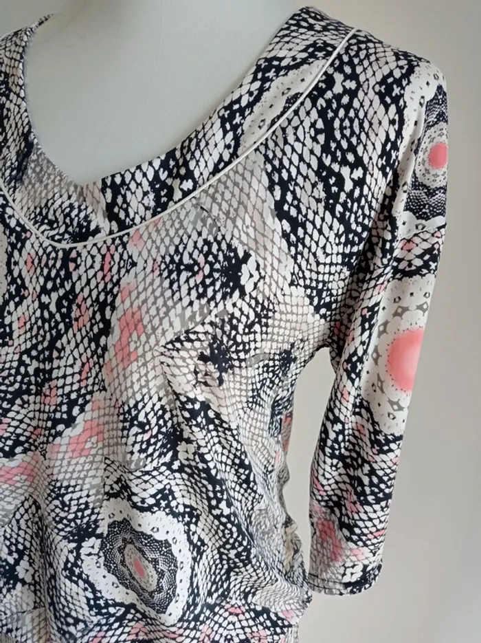 Magnifique robe fantaisie noir imprimé rond saumon manches 3/4 T.M Quinze heures trente Paris - photo numéro 2