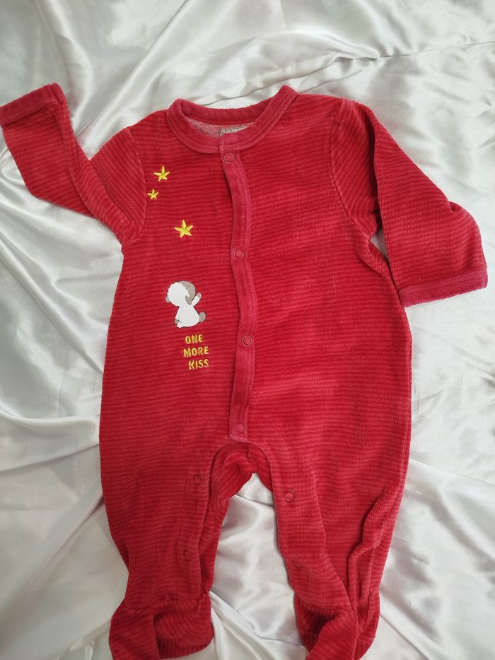 Lot pyjamas 1 mois - photo numéro 2
