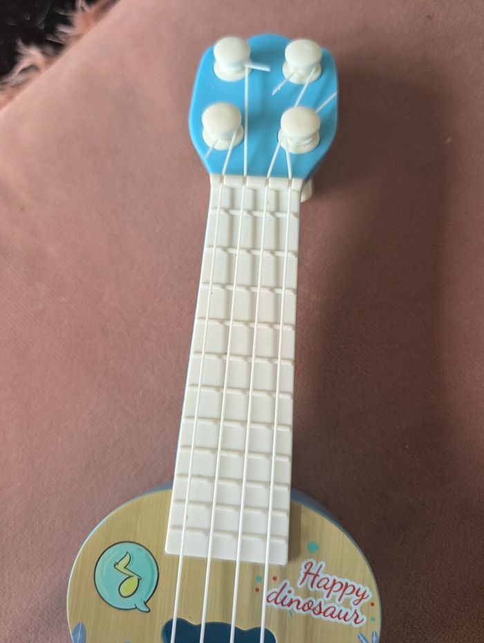🎸 Mini guitare enfant "Happy Dinosaur"  Très bon état - photo numéro 3