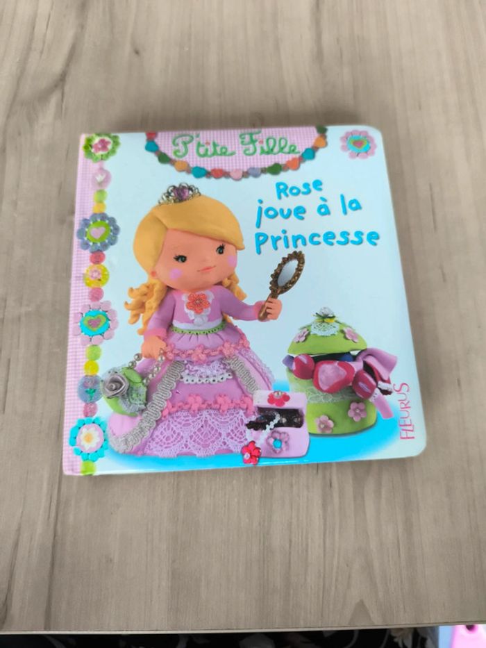 Rose joue à la princesse
