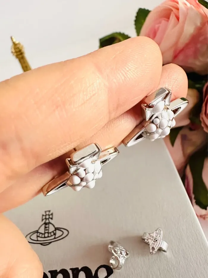 🪐Boucles d’oreilles Vivienne Westwood orbite argenté émail blanc - photo numéro 9