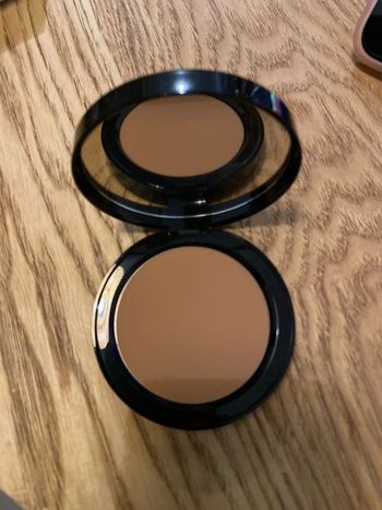 Poudre bronzante Bobbi Brown Bronzing Powder - Teinte Golden Light 1