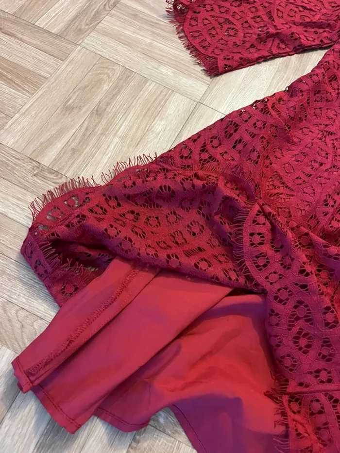 Robe rouge en dentelle Mint & Berry (NEUVE) - photo numéro 4