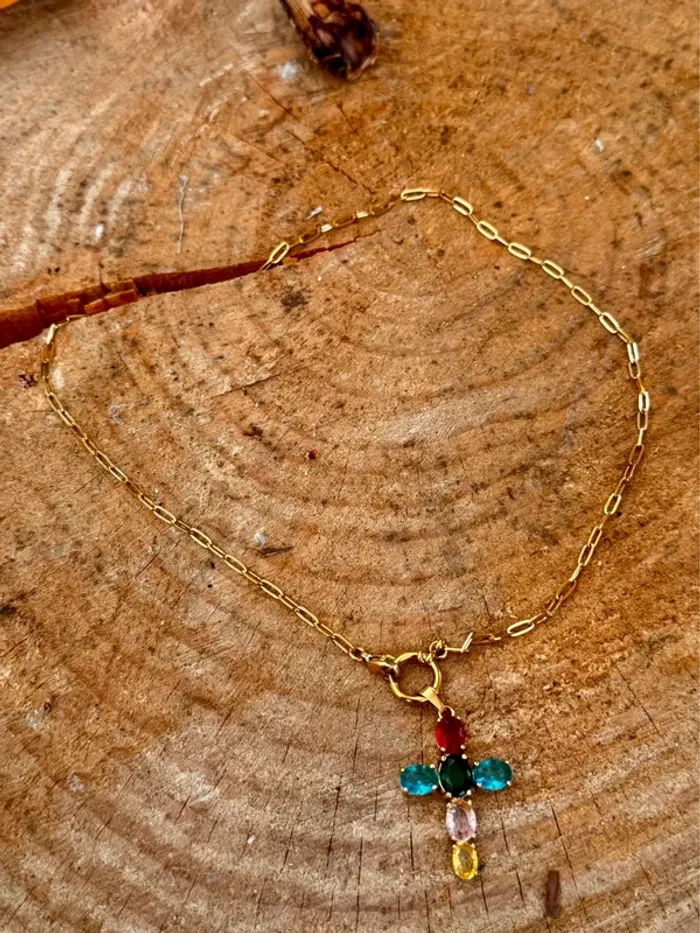 Collier mailles larges acier inoxydable or fermoir bouée grosse croix cristaux couleurs - photo numéro 3