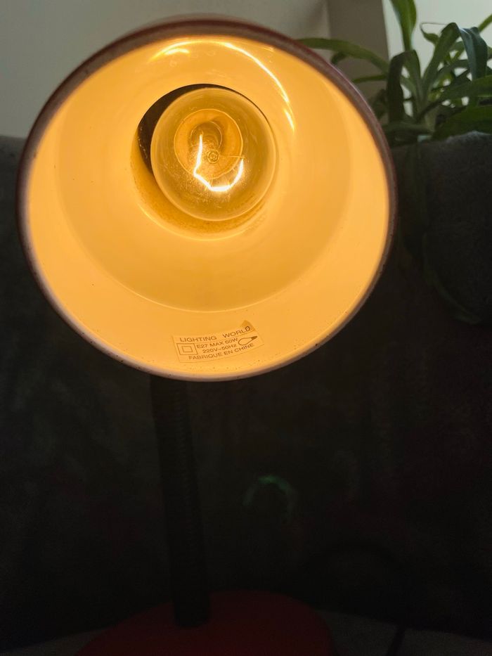 Lampe de bureau vintage en métal rouge 90’s - photo numéro 9