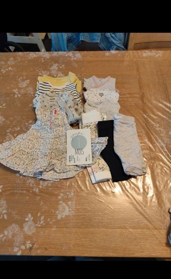 Lot vêtements fille 1 mois