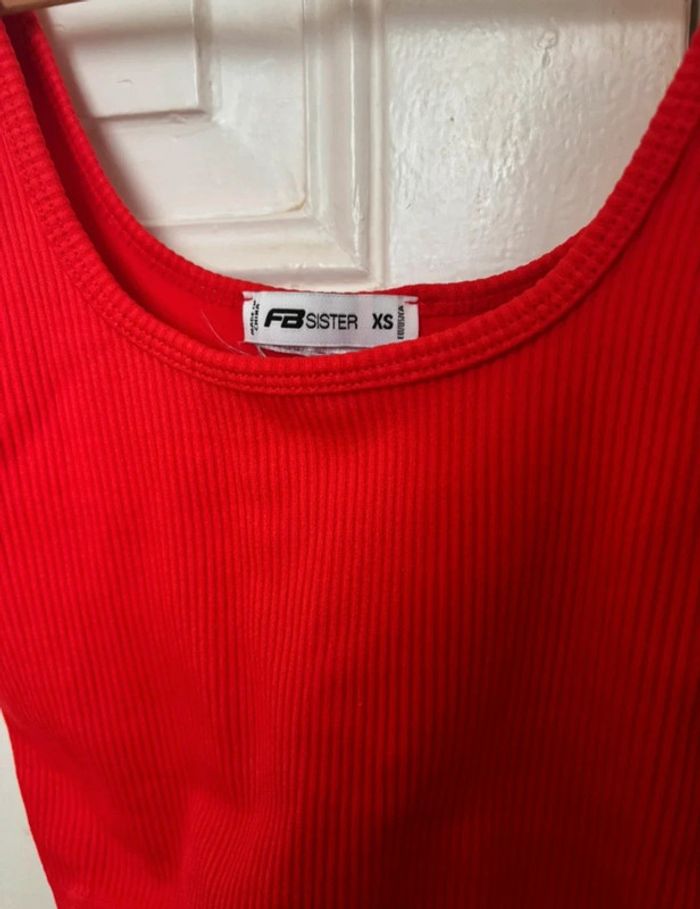Crop top rouge - photo numéro 2