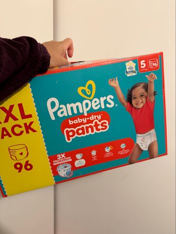 Couches pants Pampers
