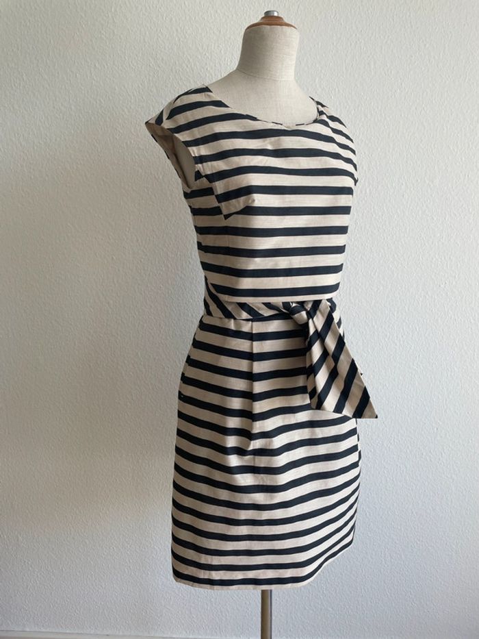 Robe rayée beige et noire Max Mara
