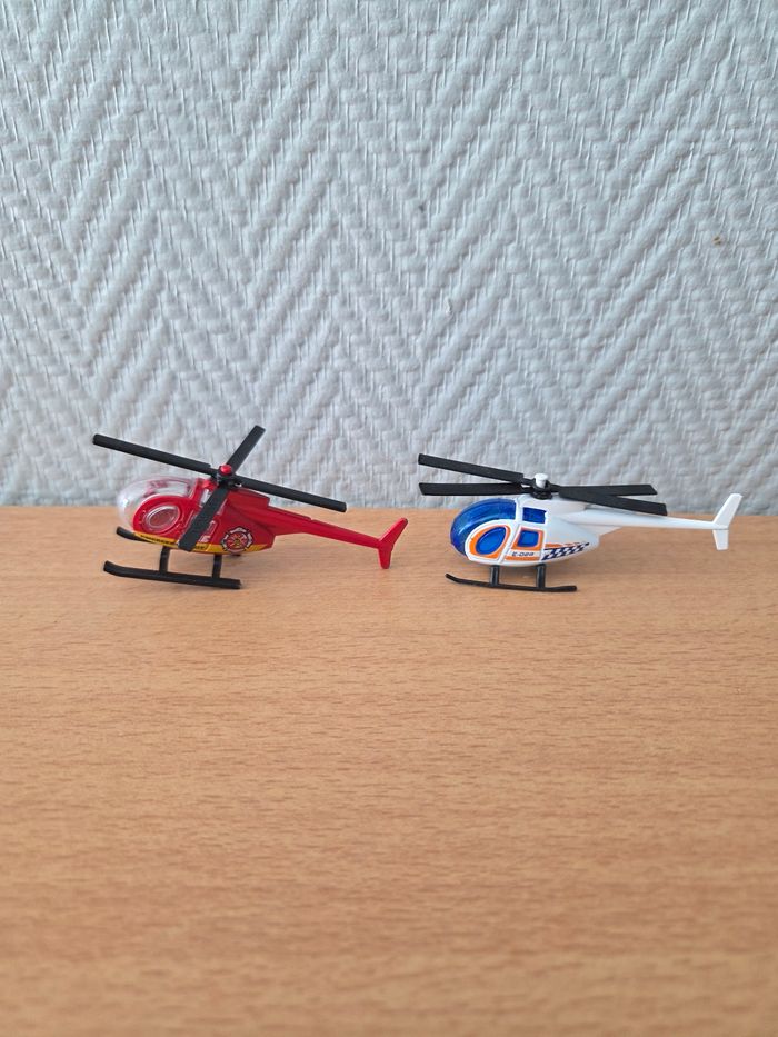 Lot de 2 hélicoptères - Jouets miniatures - photo numéro 2
