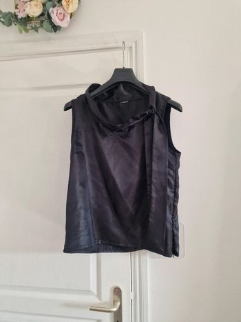 Haut debardeur satin noir col lavallière