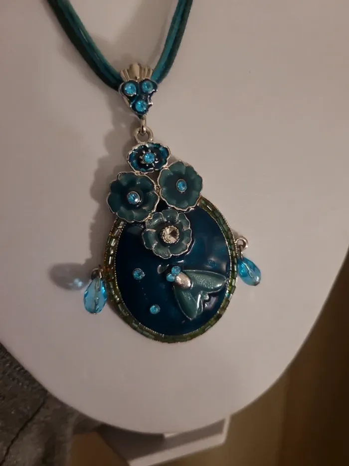 Collier fantaisie bleu - photo numéro 2