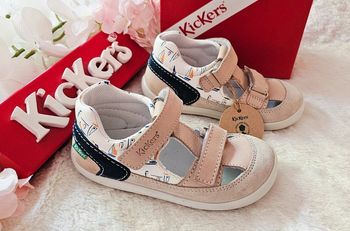 Sandales nus pieds Chaussures ouvertes cuir souple Scratch Kickers T27