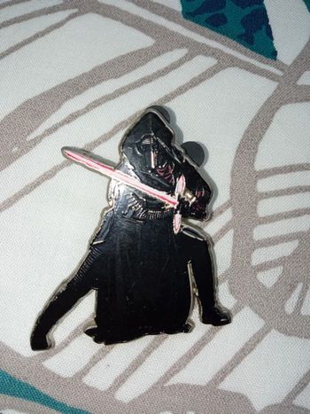 Pin's Disneyland star Wars kylo ren