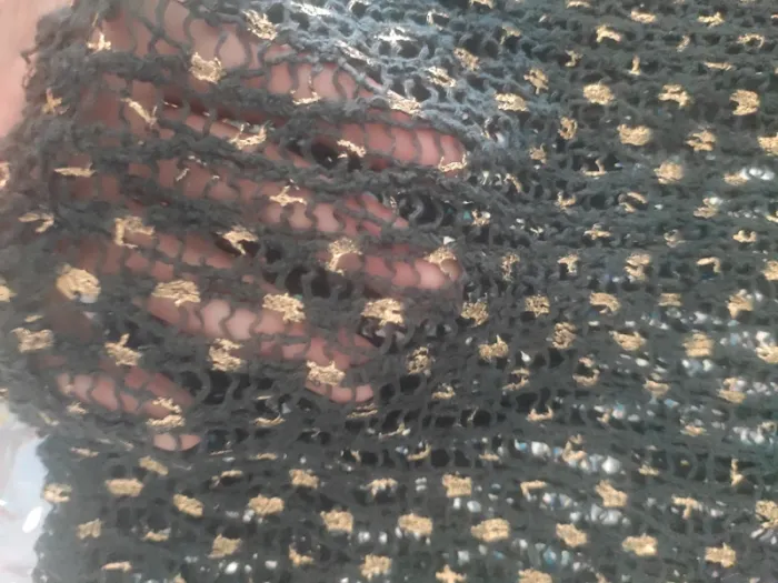 Joli pull crochet gris avec taches or - photo numéro 6