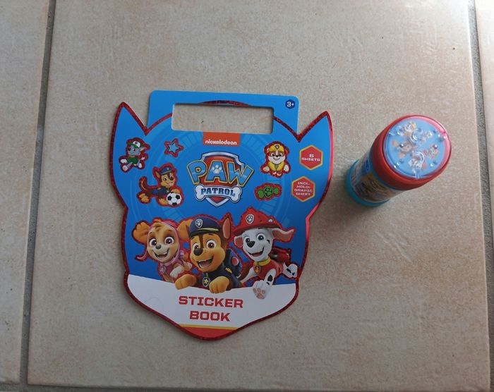 Bulles et stickers Pat patrouille