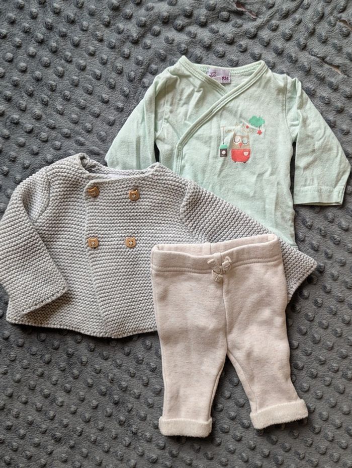 Lot Bébé 3 Pièces : Gilet Maille TAO, Body Croisé & Pantalon, Taille 1 Mois - photo numéro 7