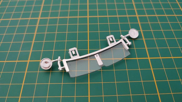 Pare-brise vitre pièce détachée miniature Mercedes Benz SSK 1928 1/18 burago BBurago #B69 - photo numéro 2