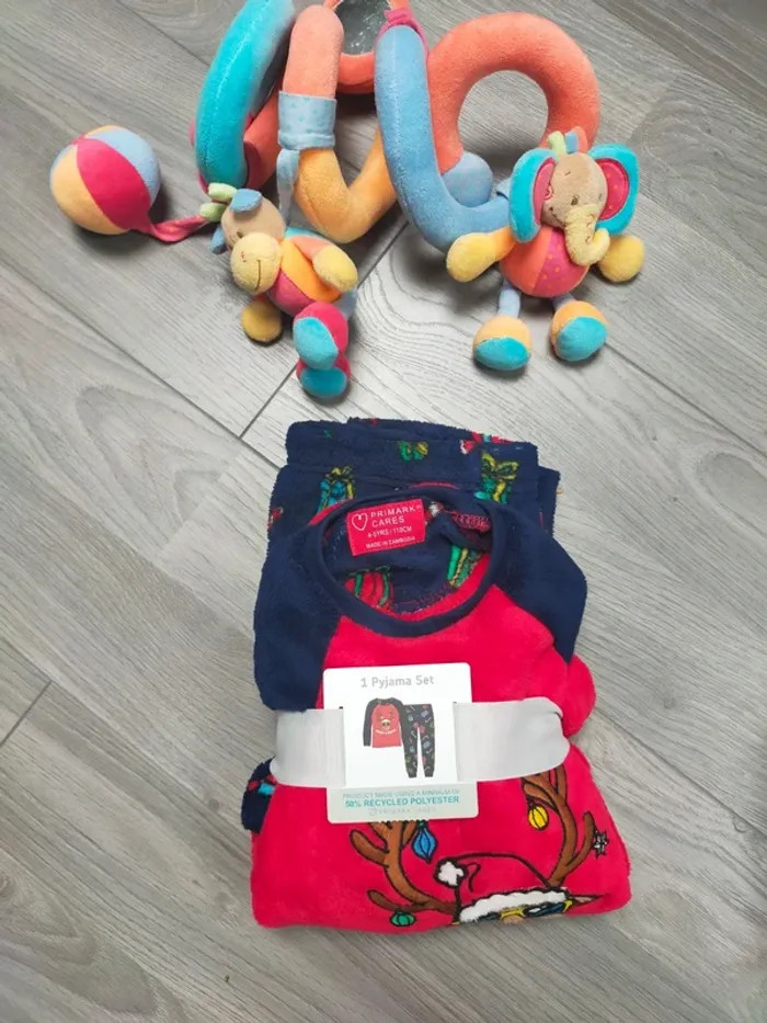 Pyjama pilou pilou noël garçon 4-5 ans Primark
