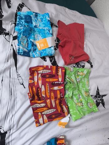 Lot de 4 boxers neuf 4 ans