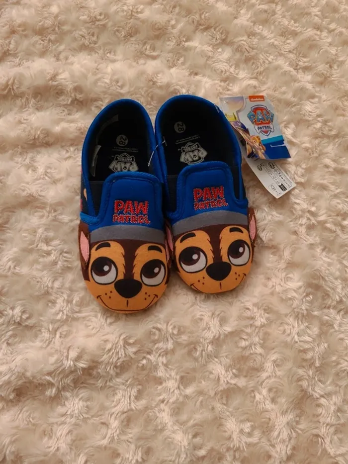 Pantoufle enfant Paw Patrol Taille 28 NEUVE