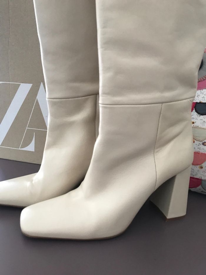 Bottes Zara 38 crème cuir bouts carrés - photo numéro 2