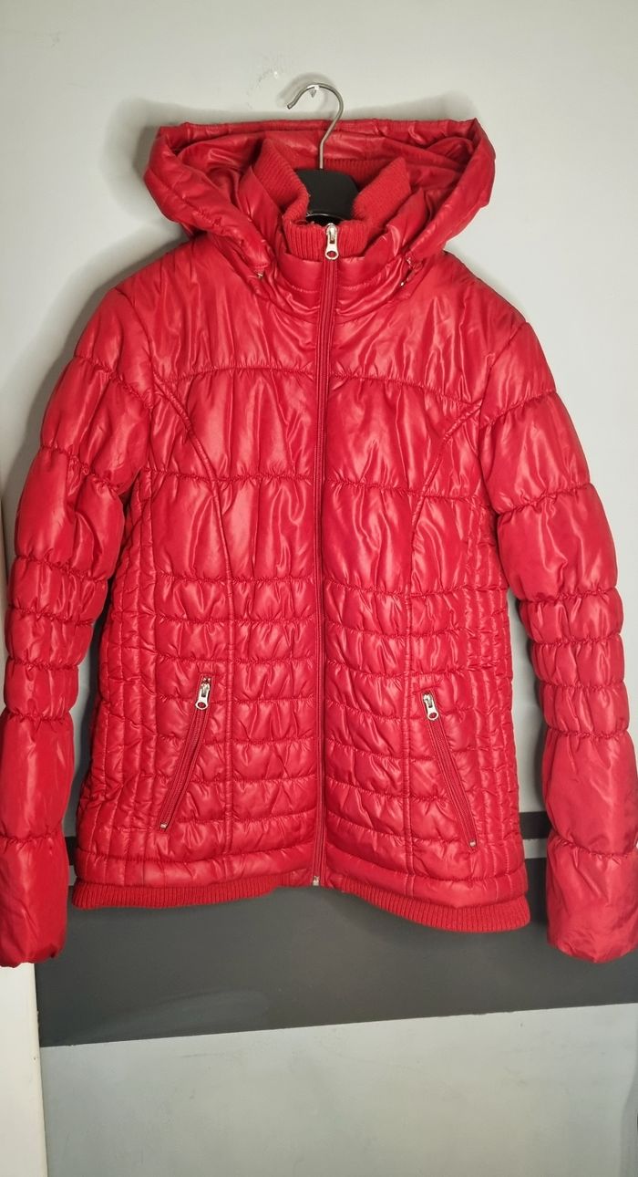 Manteau doudoune rouge matelassé avec capuche taille L