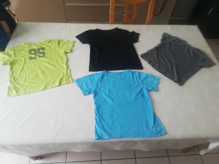 Lot 4 TS manches courtes 5 ans diverses marques - photo numéro 3