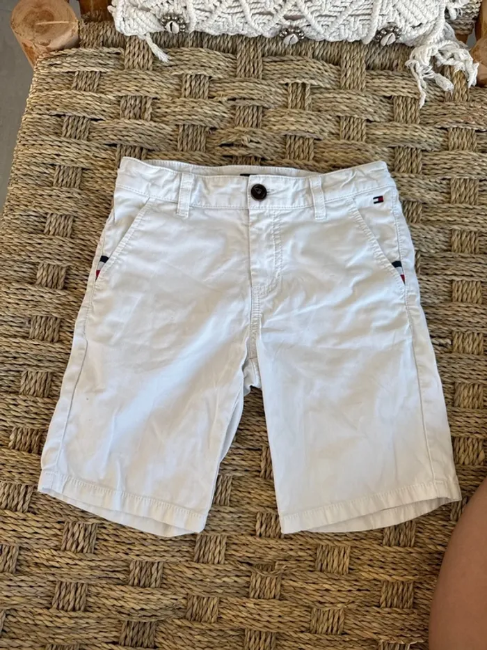 Short Tommy Hilfiger blanc 8 ans - 3 €