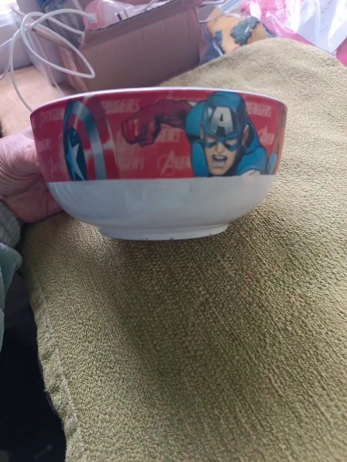 Bol à céréales Avengers. - photo numéro 1