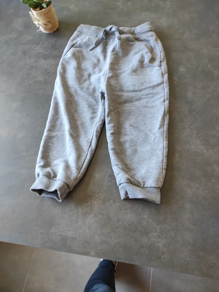 Jogging gris 23 mois - photo numéro 3