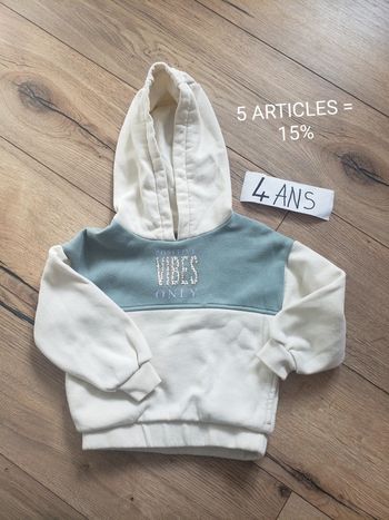 Pull sweet à capuche