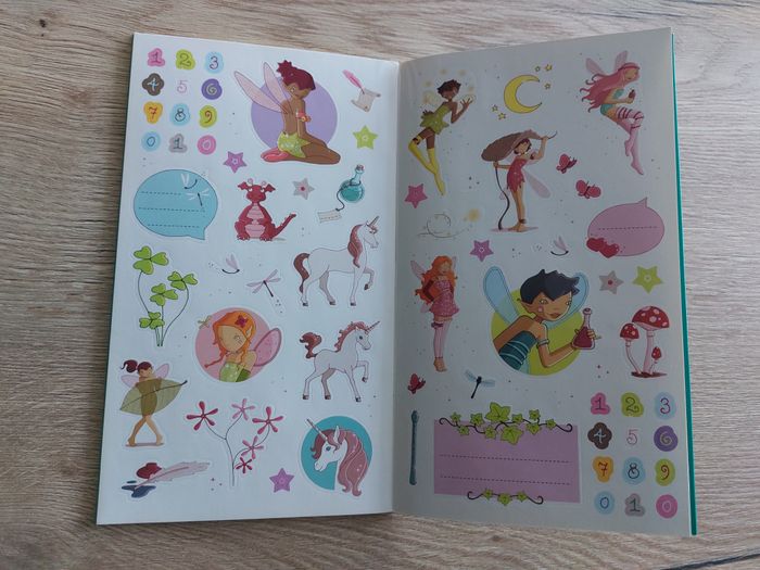 Livre d'autocollants Lili Chantilly mes 300 stickers 100% fées - photo numéro 4