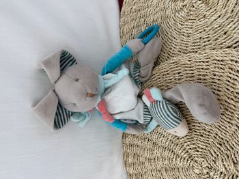 Peluche lapin activité DOUDOU ET COMPAGNIE Happy