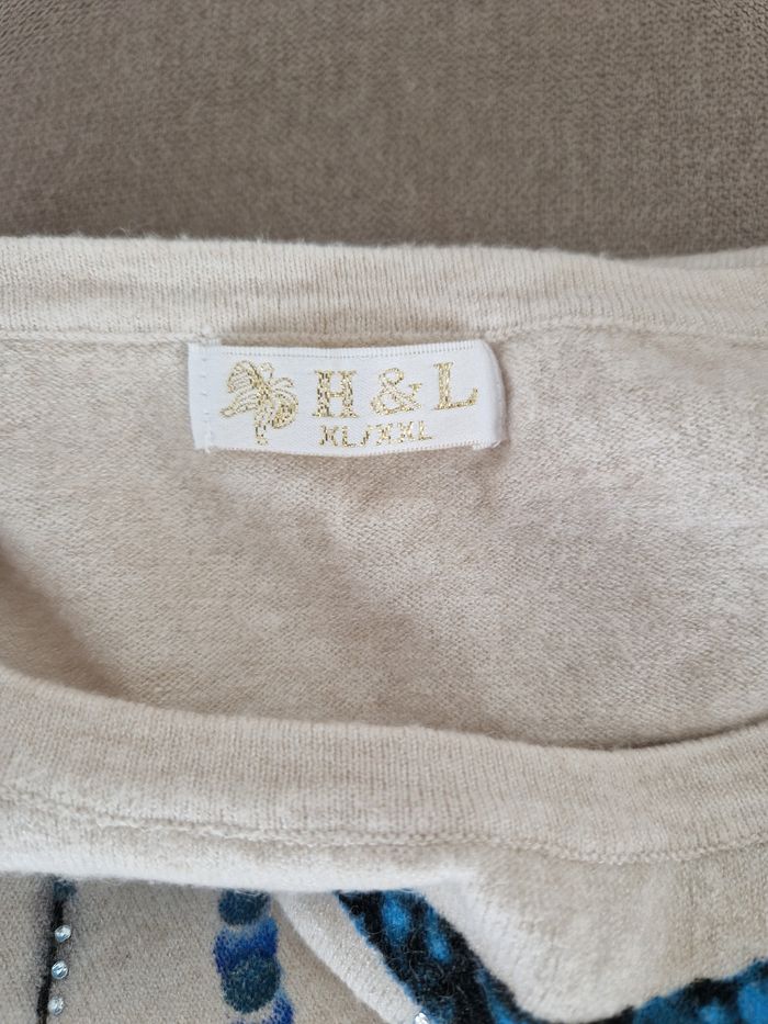 Haut beige crème motif plumes bleues H&L - photo numéro 9