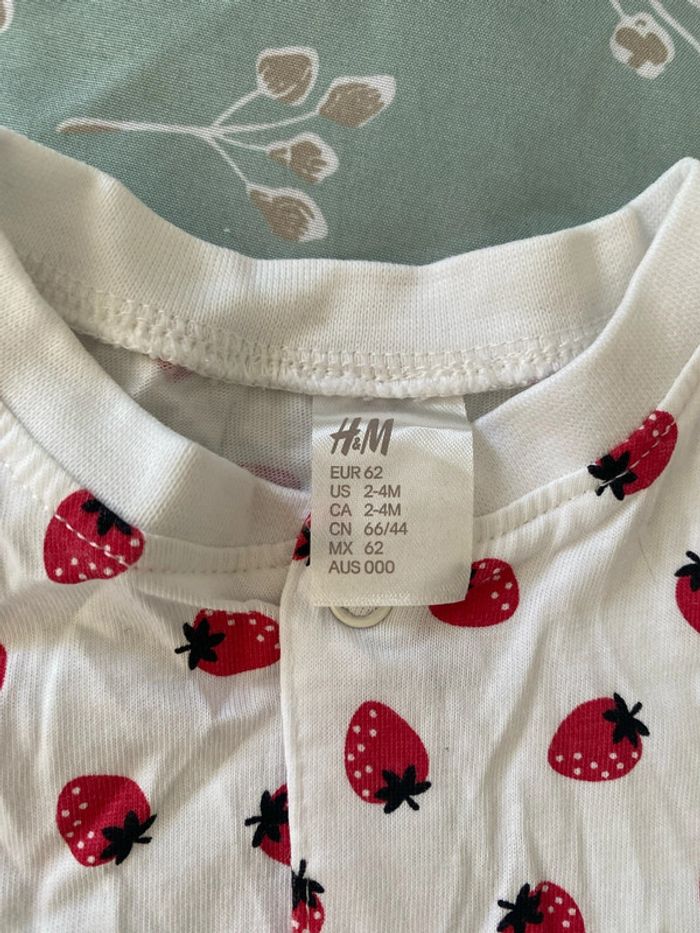 Combinaison taille 2/4 mois h&m - photo numéro 3